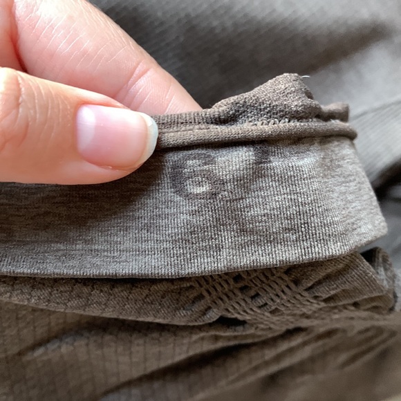 Lululemon 2 PAIRS In The Flow Crop - Picture 2 of 3